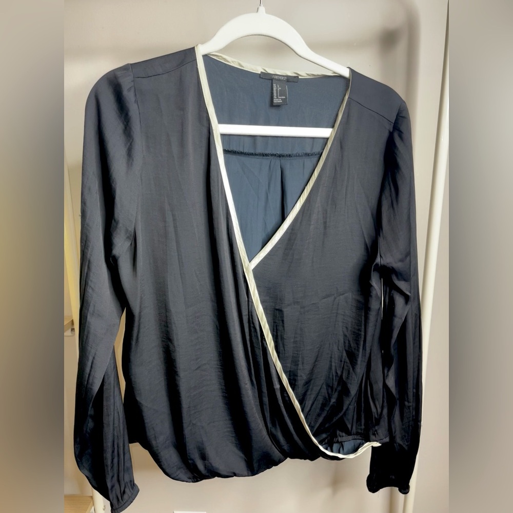 Forever 21 black and white blouse size L